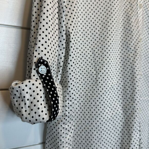 Chicos 2 Top Size 12 Large Black White Polkadot Button Down Shirt HiLow Roll Tab - Picture 3 of 10